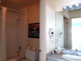 Brigantine Inn & Suites