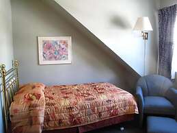 Brigantine Inn & Suites