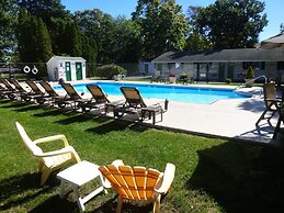 Falmouth Heights Motor Lodge