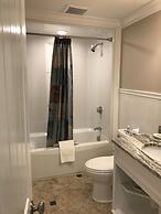 Falmouth Heights Motor Lodge