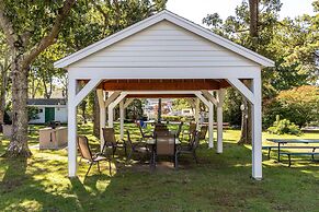 Falmouth Heights Motor Lodge