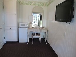 Falmouth Heights Motor Lodge