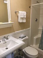 Falmouth Heights Motor Lodge