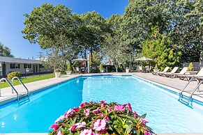 Falmouth Heights Motor Lodge