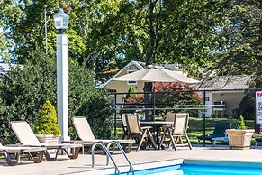 Falmouth Heights Motor Lodge