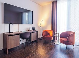 Numa Berlin Weinmeister