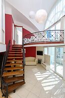 Seahorse Deluxe Hotel