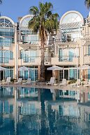 Seahorse Deluxe Hotel