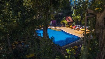 Tropica Bungalow Resort