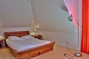 Queen Serenity Hotel