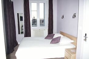 Queen Serenity Hotel