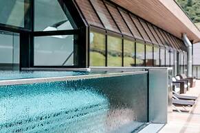 Josl Mountain Lounging Hotel