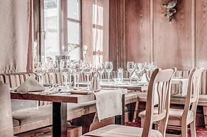 Josl Mountain Lounging Hotel