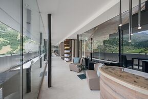 Josl Mountain Lounging Hotel