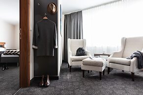 Josl Mountain Lounging Hotel