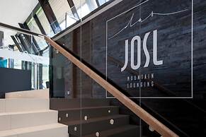 Josl Mountain Lounging Hotel