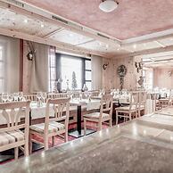 Josl Mountain Lounging Hotel