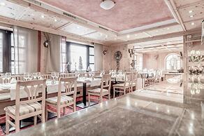 Josl Mountain Lounging Hotel