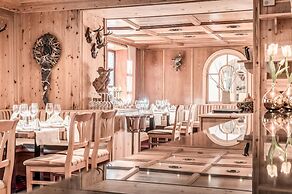 Josl Mountain Lounging Hotel