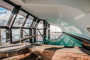 Josl Mountain Lounging Hotel