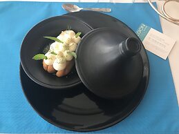 Helgon Hotel – Lourdes Pyrenees