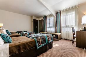 Helgon Hotel – Lourdes Pyrenees