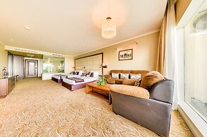 Sea Links Beach Hotel