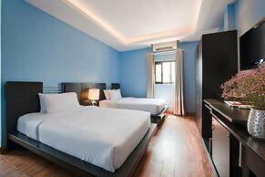 A&EM - The Petit Hotel