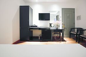 A&EM - The Petit Hotel