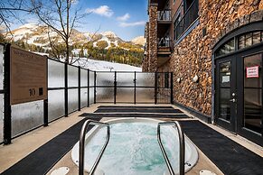 Glacier Mountaineer Lodge