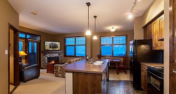 Glacier Mountaineer Lodge