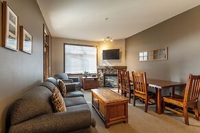 Glacier Mountaineer Lodge
