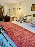 The Buttonwood Inn on Mt. Surprise