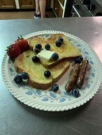 The Buttonwood Inn on Mt. Surprise