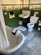 The Buttonwood Inn on Mt. Surprise