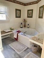 The Buttonwood Inn on Mt. Surprise