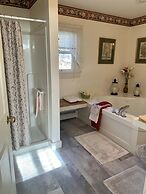 The Buttonwood Inn on Mt. Surprise