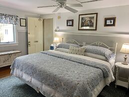 The Buttonwood Inn on Mt. Surprise