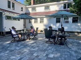 The Buttonwood Inn on Mt. Surprise