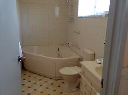 The Coachman Motel & Units