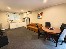 The Coachman Motel & Units