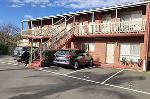 The Coachman Motel & Units