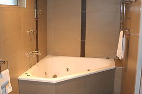 The Coachman Motel & Units