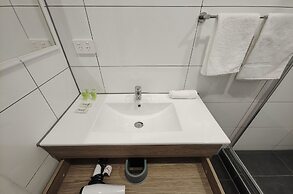 The Coachman Motel & Units