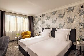 Rosslyn Thracia Hotel