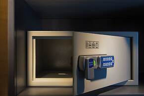 Rosslyn Thracia Hotel