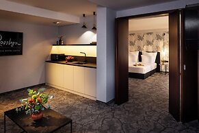 Rosslyn Thracia Hotel