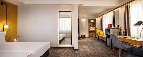 Rosslyn Thracia Hotel