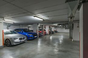 Rosslyn Thracia Hotel