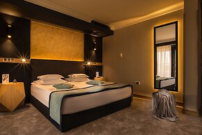 Rosslyn Thracia Hotel